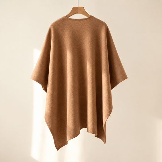 Poncho Lía camel de espaldas