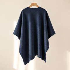 Poncho Lía azul marino de espaldas