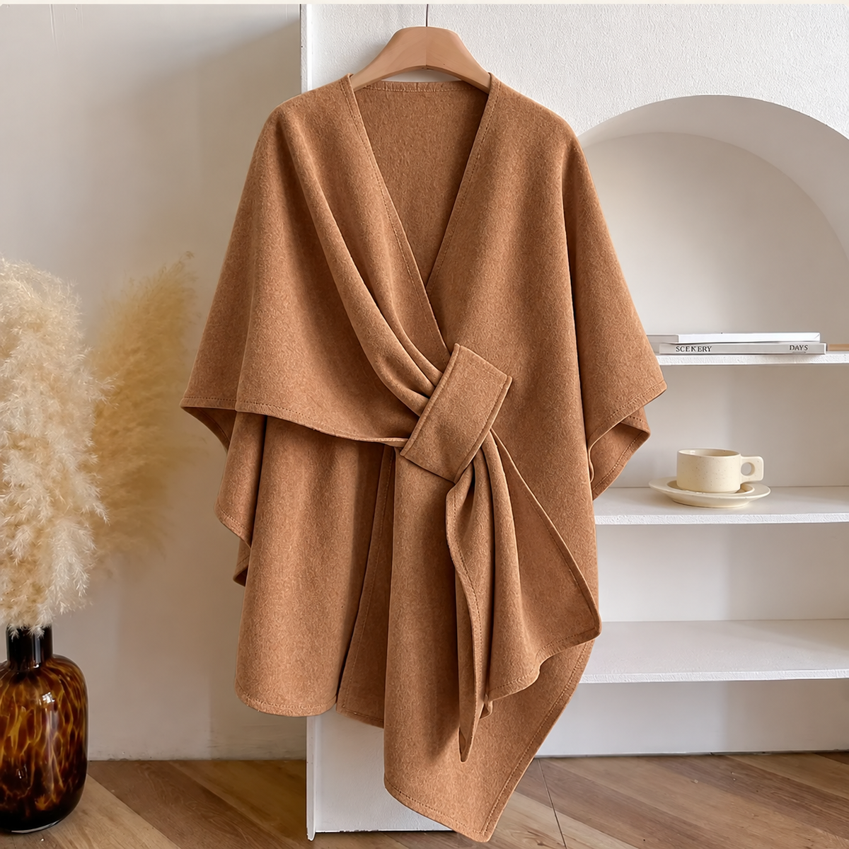 Poncho Lía camel