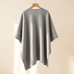 Poncho Lía gris claro de espaldas