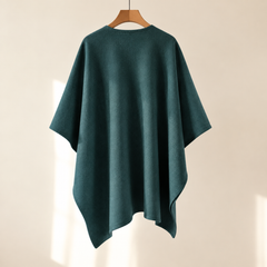 Poncho Lía verde de espaldas